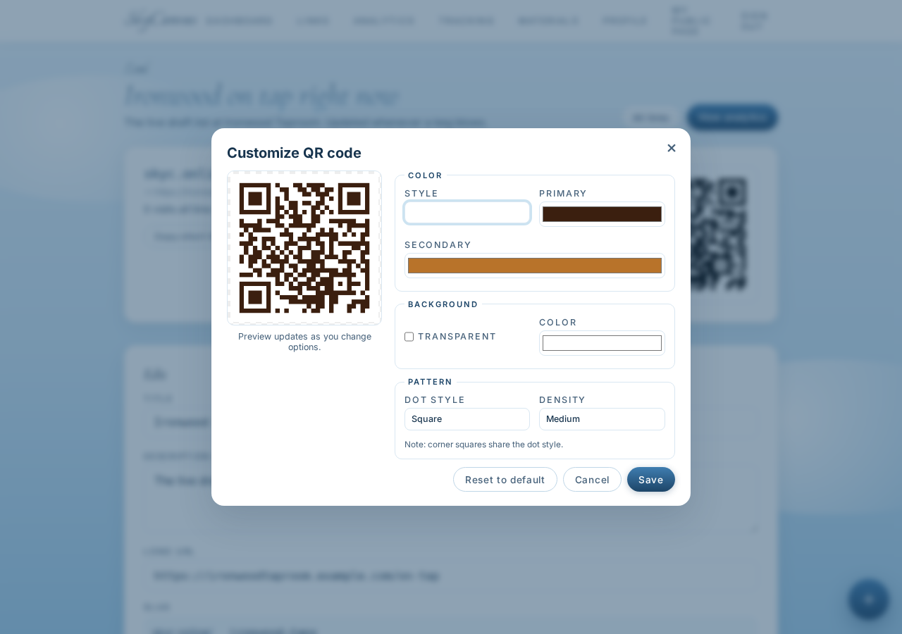 Customizing the QR code style on the link page: brand colors applied to the QR modules with a live preview.